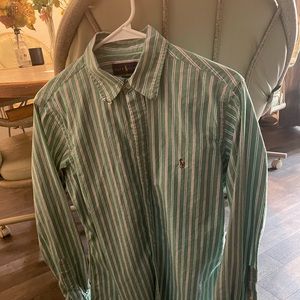 Perfect Ralph Lauren Classic Fit long sleeved shirt.